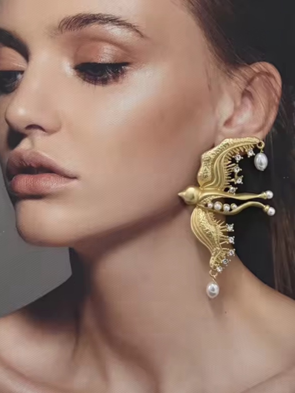 Regal Versailles Pearl Filigree Earrings